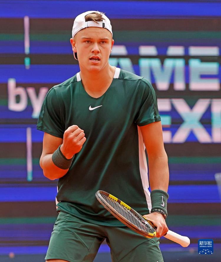 体育中超：奥斯卡建功 沧州雄狮4-1战胜武汉长江